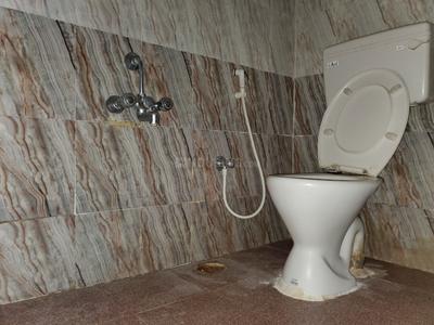Bathroom Image of 950 Sq.ft 2 BHK Builder Floor for rent in Electronic City Bengaluru for Rs. 19500