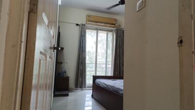 Bedroom Image of 945 Sq.ft 2 BHK Apartment / Flat for rent in RDC Pinewood, Kasarvadavali Thane for Rs. 33000