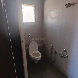 Bathroom Image of 727 Sq.ft 3 BHK Apartment / Flat for rent in Nirmaan One, New Gotri Vadodara for Rs. 22000