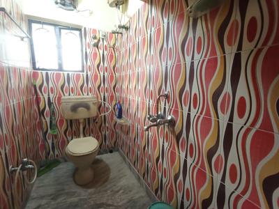Bathroom Image of 900 Sq.ft 2 BHK Apartment / Flat for sale in Kalikapur, EM Bypass Kolkata for Rs. 4400000