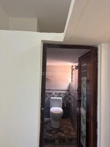 Bathroom Image of 1050 Sq.ft 3 BHK Independent House for rent in Lakshmipura, Abbigere Bengaluru for Rs. 15000