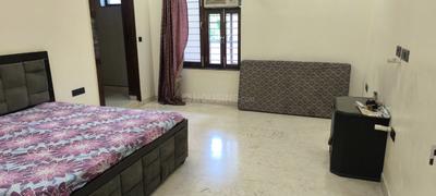Bedroom Image of 2250 Sq.ft 2 BHK Builder Floor for rent in Sector 11 Faridabad for Rs. 31000