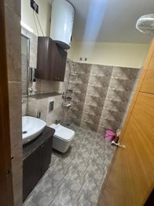 Bathroom Image of 1080 Sq.ft 2 BHK Apartment / Flat for rent in Adani The Meadows, Shantigram Ahmedabad for Rs. 40000