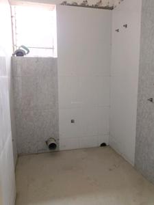 Common Bathroom One Image of 1200 Sq.ft 3 BHK Apartment / Flat for sale in Santoshpur Kolkata for Rs. 8400000