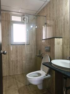 Common Bathroom Image of 1500 Sq.ft 3 BHK Apartment / Flat for rent in Kolte Patil Life Republic 7th Avenue, Tathawade Pune for Rs. 32000