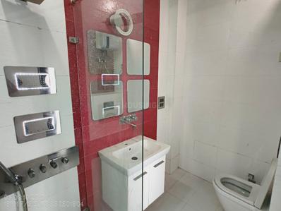 Bathroom Image of 1500 Sq.ft 3 BHK Builder Floor for rent in Sector 52 Noida for Rs. 50000