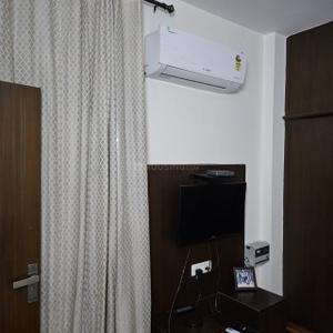 Bedroom Image of 2000 Sq.ft 3 BHK Builder Floor for rent in RWA East of Kailash Block E, Kalash Enclave New Delhi for Rs. 120000