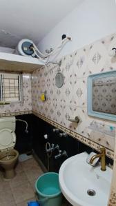 Bathroom Image of 1000 Sq.ft 2 BHK Independent House for rent in Shanti Nagar Bengaluru for Rs. 45000