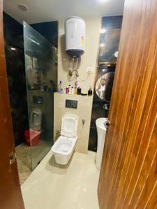 Image of 2450 Sq.ft 4 BHK Apartment / Flat for rent in Uttam Nagar, New Delhi for Rs. 28000