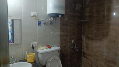 Bathroom Image of 1114 Sq.ft 2 BHK Apartment / Flat for sale in Nimbus Express Park View 2, Chi V Greater Noida for Rs. 8600000