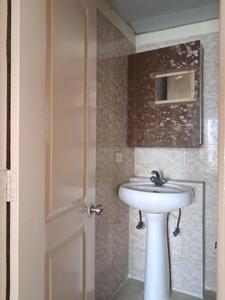 Common Bathroom Image of 1624 Sq.ft 3 BHK Apartment / Flat for sale in Paras Seasons, Sector 168 Noida for Rs. 13500000