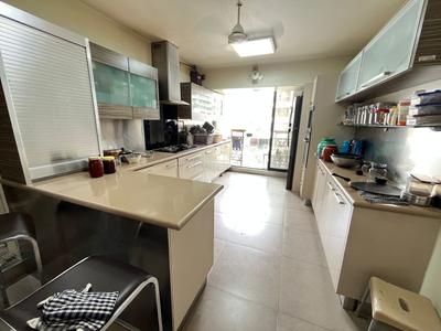 Kitchen Image of 2400 Sq.ft 3 BHK Apartment / Flat for sale in Juhu Mumbai for Rs. 100000000