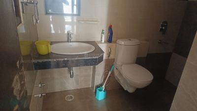 Bathroom Image of 795 Sq.ft 1 BHK Apartment / Flat for rent in Cosmos Express 99, Sector 99 Gurgaon for Rs. 21000