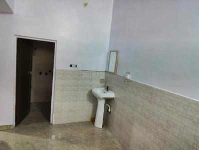 Bathroom Image of 900 Sq.ft 1 BHK Independent House for rent in Manoharpura Mathura for Rs. 8500