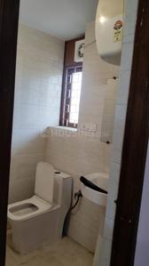 Image of 2000 Sq.ft 3.5 BHK Apartment / Flat for rent in Purvanchal Sanchar Vihar, Sector 62, Noida for Rs. 40000