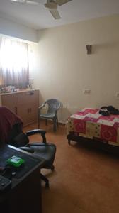 Bedroom Image of 980 Sq.ft 3 BHK Apartment / Flat for rent in Rajdhani Nikunj Apartment, Patparganj New Delhi for Rs. 38000
