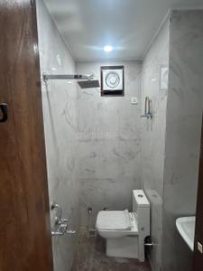 Bathroom Image of 800 Sq.ft 2 BHK Builder Floor for rent in Vivek Vihar New Delhi for Rs. 25000