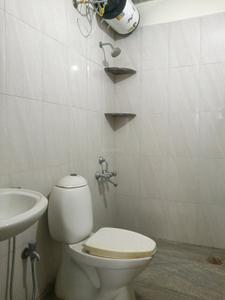 Common Bathroom Image of 850 Sq.ft 2 BHK Apartment / Flat for rent in Ramamurthy Nagar Bengaluru for Rs. 24000