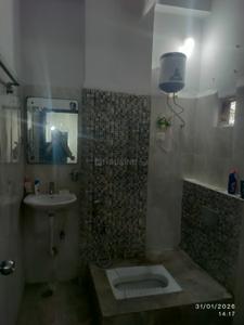 Bathroom Image of 250 Sq.ft 1 RK Independent House for rent in Tejpur Gadbadi Indore for Rs. 6000