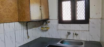 Kitchen Image of 830 Sq.ft 2 BHK Apartment / Flat for sale in Milansaar Complex, Paschim Vihar New Delhi for Rs. 20000000