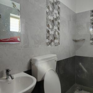 Bathroom Image of 850 Sq.ft 2 BHK Builder Floor for rent in Hoodi Bengaluru for Rs. 38000