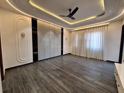Bedroom Image of 2800 Sq.ft 4 BHK Builder Floor for sale in Ansal Versalia, Sector 67 Gurgaon for Rs. 35000000