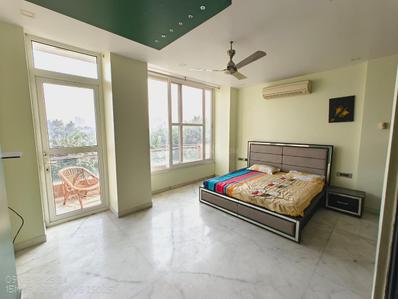 Bedroom Image of 1500 Sq.ft 3 BHK Builder Floor for rent in Sector 52 Noida for Rs. 50000