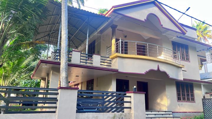 Ambalamukku Main Image 1