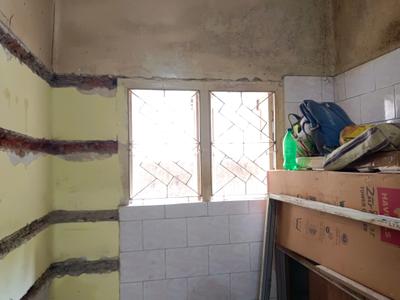 Kitchen Image of 850 Sq.ft 2 BHK Builder Floor for rent in Tollygunge Kolkata for Rs. 18000