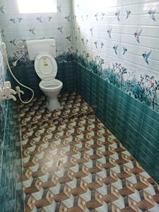 Bathroom Image of 900 Sq.ft 2 BHK Independent House for rent in Mirpur Kharagpur for Rs. 7500