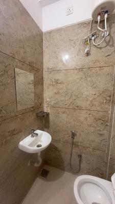 Bathroom Image of 1500 Sq.ft 1 BHK Apartment / Flat for rent in Mahalakshmi Nagar Indore for Rs. 19000