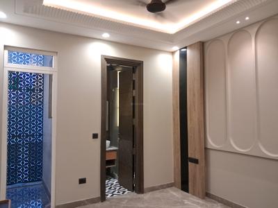 Bedroom Image of 1350 Sq.ft 3 BHK Builder Floor for rent in Paschim Vihar New Delhi for Rs. 50000