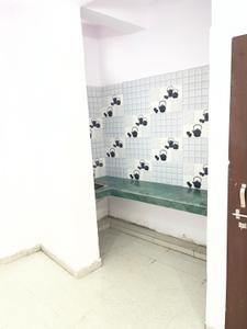 Bathroom Image of 1000 Sq.ft 1 RK Independent House for rent in Alambagh Lucknow for Rs. 7000