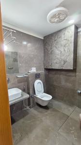 Bathroom Image of 3500 Sq.ft 4 BHK Apartment / Flat for rent in Ghatlodiya Ahmedabad for Rs. 150000