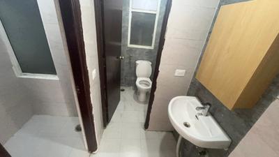 Bathroom Image of 600 Sq.ft 1 BHK Apartment / Flat for rent in Amrapali Dream Valley 2, Noida Extension Greater Noida for Rs. 16000