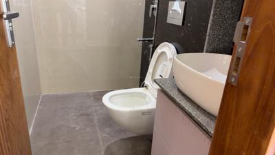 Bathroom Image of 800 Sq.ft 1 RK Builder Floor for rent in Sector 55 Gurgaon for Rs. 26000