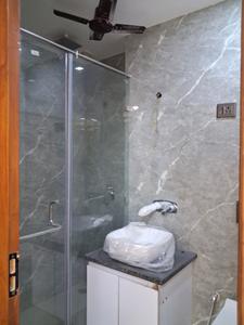 Common Bathroom Image of 1350 Sq.ft 3 BHK Builder Floor for sale in Paschim Vihar New Delhi for Rs. 26000000