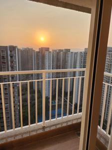 Balcony Image of 1650 Sq.ft 3.5 BHK Apartment / Flat for sale in Lodha Luxuria, Thane West Thane for Rs. 24200000