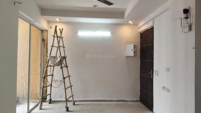 Living Room Image of 610 Sq.ft 2 BHK Apartment / Flat for sale in Prateek Grand City, Siddharth Vihar Ghaziabad for Rs. 6600001