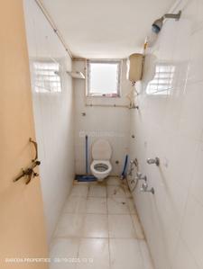 Bathroom Image of 1100 Sq.ft 2 BHK Apartment / Flat for rent in Race Course Vadodara for Rs. 22000