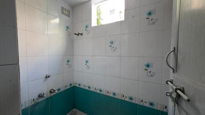 Bathroom Image of 1000 Sq.ft 2 BHK Builder Floor for rent in Gotri Vadodara for Rs. 12000