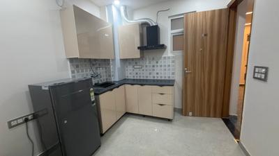 Kitchen Image of 650 Sq.ft 1 BHK Apartment / Flat for rent in Sector 14 Gurgaon for Rs. 32000