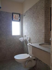 Common Bathroom Image of 1695 Sq.ft 3 BHK Apartment / Flat for sale in Paras Tierea, Sector 137 Noida for Rs. 15000000