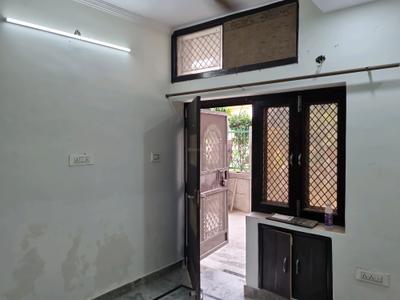 Bedroom Image of 900 Sq.ft 3 BHK Builder Floor for rent in Janakpuri New Delhi for Rs. 27000