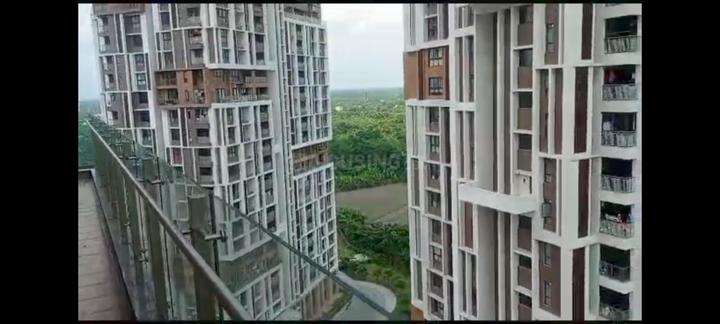 Tata Avenida Main Image 1