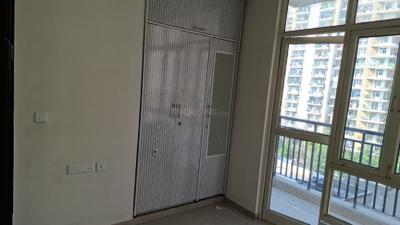 Bedroom Image of 1400 Sq.ft 2.5 BHK Apartment / Flat for rent in Kingswood Court, Crossings Republik Ghaziabad for Rs. 19000