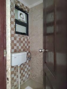 Common Bathroom Image of 674 Sq.ft 1 BHK Apartment / Flat for rent in CGEWHO Kendriya Vihar, Phi II Greater Noida for Rs. 15000