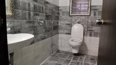 Pristine Pacific Bathroom One 4