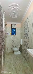 Bathroom Image of 1350 Sq.ft 3 BHK Apartment / Flat for rent in Sunderpur Varanasi for Rs. 25000