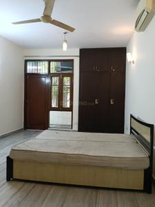 Bedroom Image of 1069 Sq.ft 2 BHK Builder Floor for rent in RWA Lajpat Nagar 4 Colonies, Lajpat Nagar New Delhi for Rs. 41000